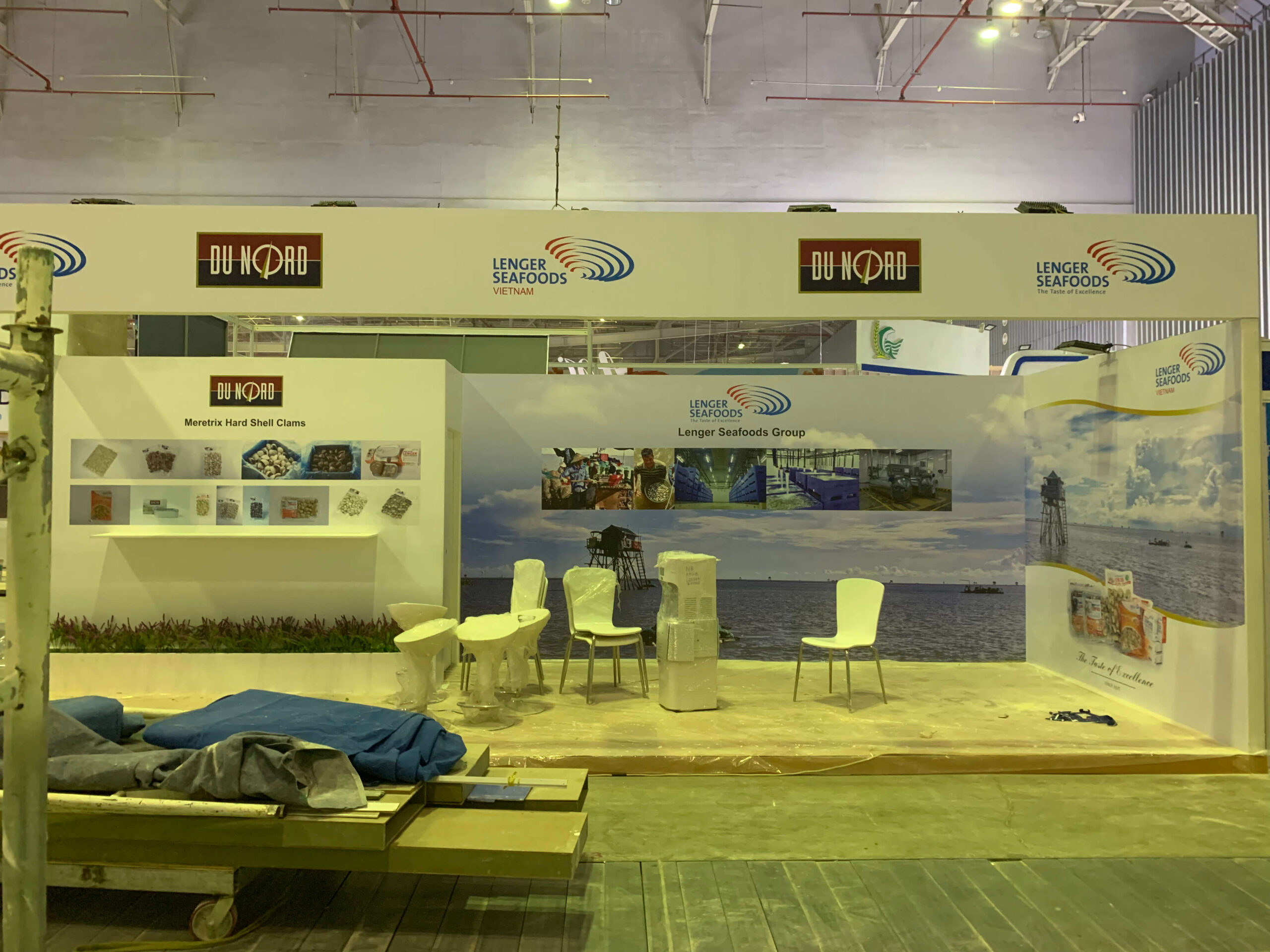 Thi công Lenger Seafoods ngày 2 bởi Inevorad